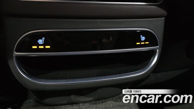 Genesis GV70 2.5T Gasoline 2WD 2024 — фото 30