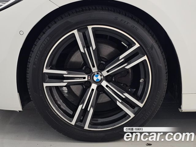 BMW 4 Series (G22) 420i M Sport Convertible 2021 — фото 23