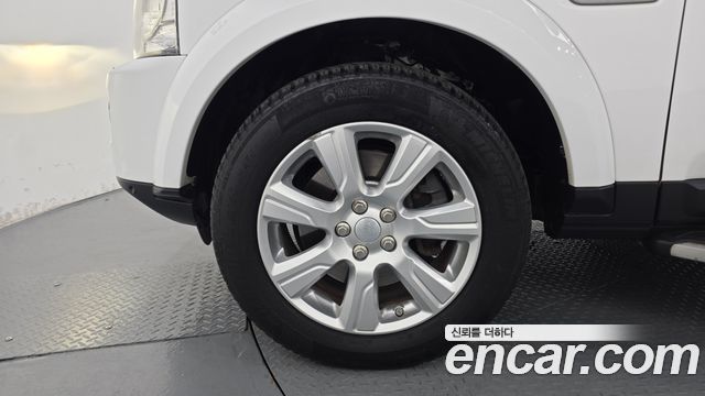 Land Rover Discovery 4 3.0 SDV6 SE 2016 — фото 5
