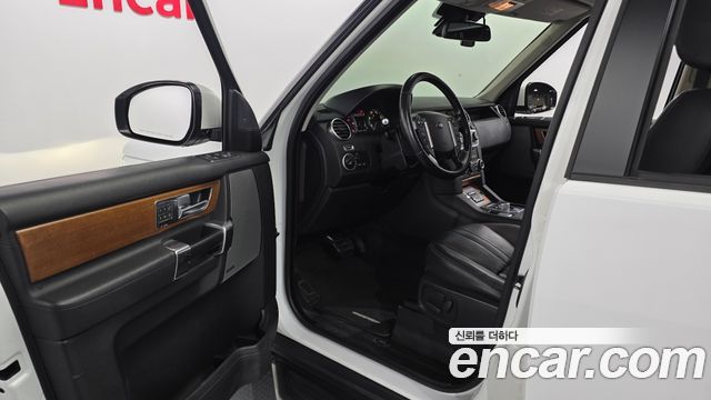 Land Rover Discovery 4 3.0 SDV6 SE 2016 — фото 10