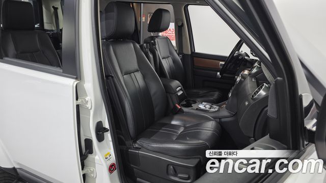 Land Rover Discovery 4 3.0 SDV6 SE 2016 — фото 12
