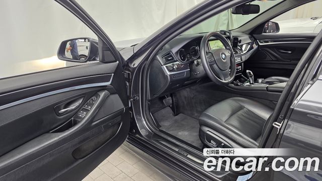 BMW 5 Series (F10) 520d xDrive 2015 — фото 10