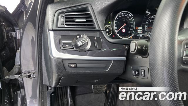 BMW 5 Series (F10) 520d xDrive 2015 — фото 16
