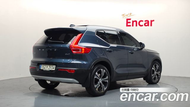 Volvo XC40 B4 Inscription 2021 — фото 2