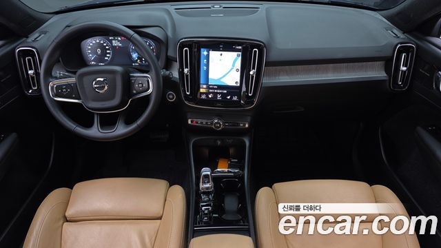 Volvo XC40 B4 Inscription 2021 — фото 7
