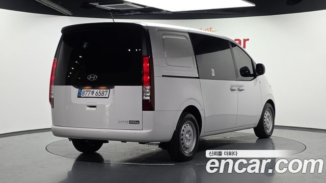 Hyundai Staria Cargo 5-Seater Smart 2025 — фото 2