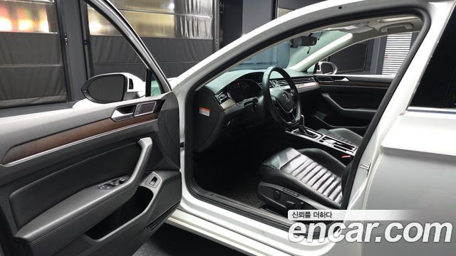 Volkswagen Passat GT (B8) 2.0 TDI 4Motion Prestige 2018 — фото 10