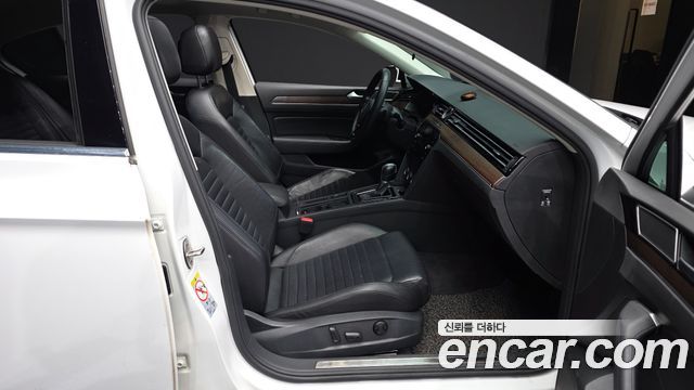 Volkswagen Passat GT (B8) 2.0 TDI 4Motion Prestige 2018 — фото 11