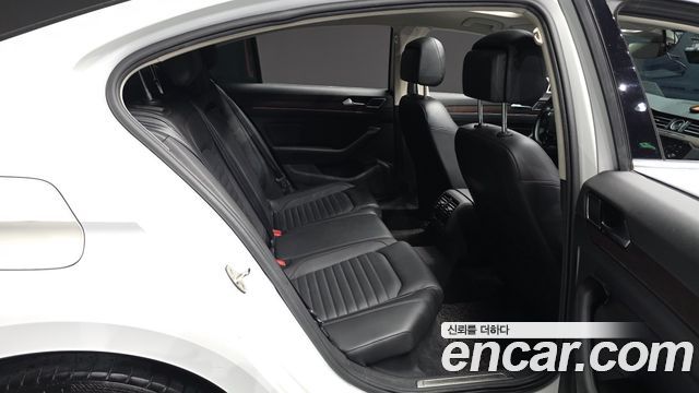 Volkswagen Passat GT (B8) 2.0 TDI 4Motion Prestige 2018 — фото 12