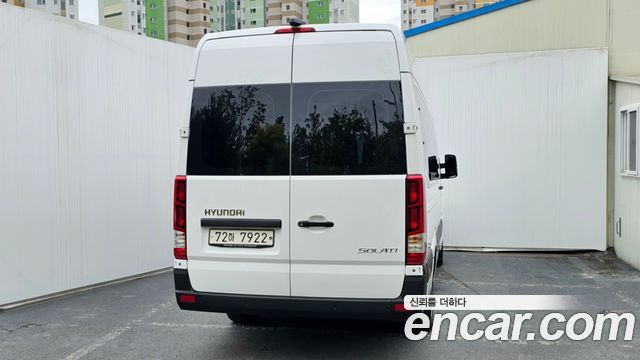 Hyundai Solati 15-seater Luxury 2024 — фото 4