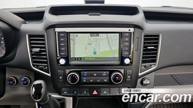 Hyundai Solati 15-seater Luxury 2024 — фото 14