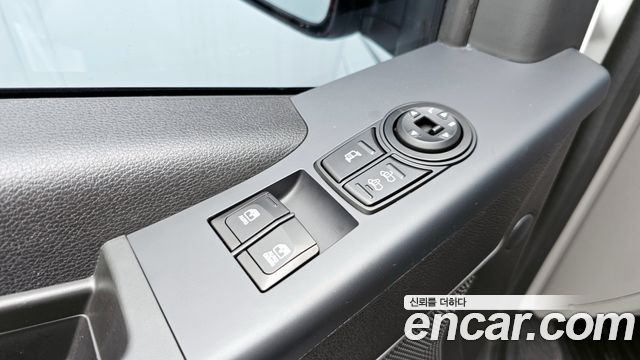 Hyundai Solati 15-seater Luxury 2024 — фото 18