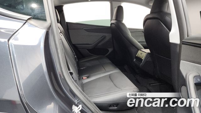 Tesla Model Y RWD 2025 — фото 11