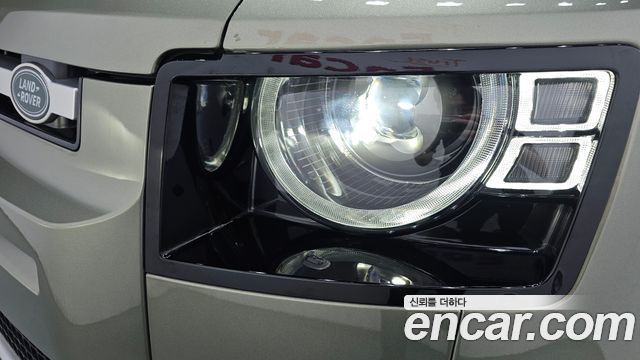 Land Rover Defender (L663) 110 D300 HSE 2022 — фото 28