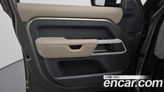 Land Rover Defender (L663) 110 D300 HSE 2022 — фото 30