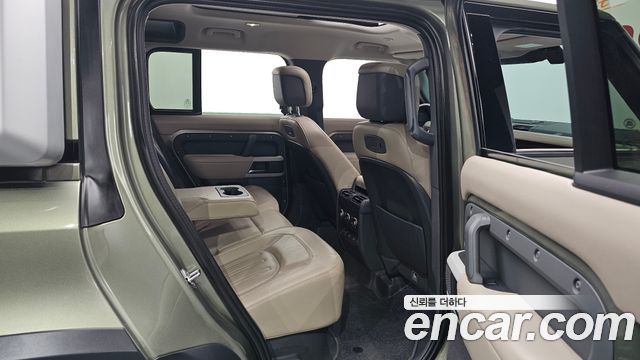 Land Rover Defender (L663) 110 D300 HSE 2022 — фото 32