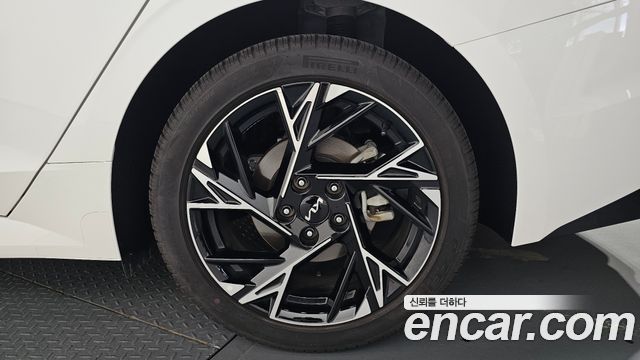 Kia K5 (III) 2.0 Noblesse 2025 — фото 21