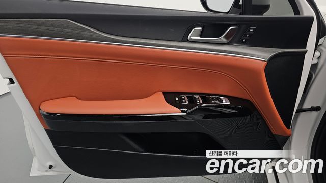 Kia K5 (III) 2.0 Noblesse 2025 — фото 24