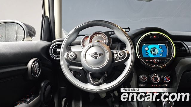MINI Cooper 5Door Standard 3rd 2020 — фото 13