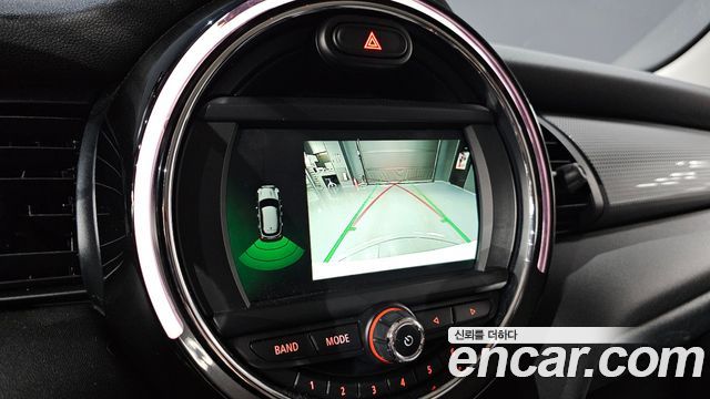 MINI Cooper 5Door Standard 3rd 2020 — фото 15