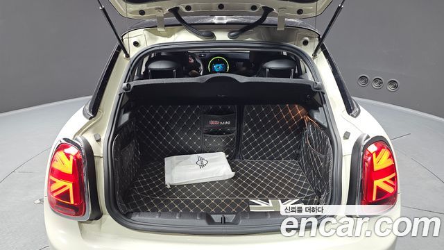 MINI Cooper 5Door Standard 3rd 2020 — фото 20
