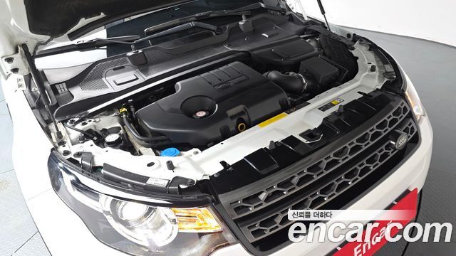 Land Rover Discovery Sport 2.0 TD4 SE 2017 — фото 6