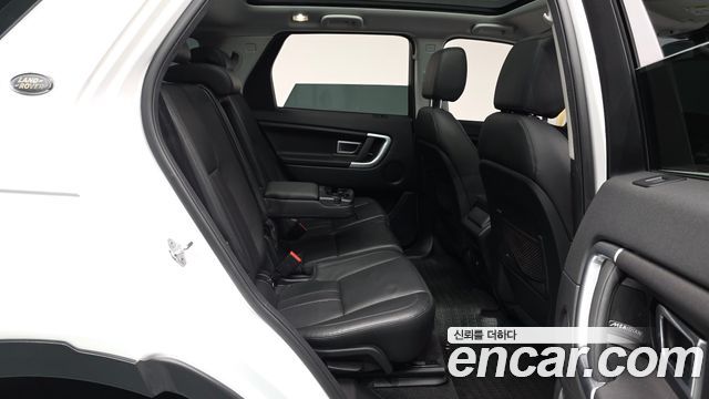 Land Rover Discovery Sport 2.0 TD4 SE 2017 — фото 11