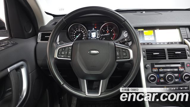 Land Rover Discovery Sport 2.0 TD4 SE 2017 — фото 12