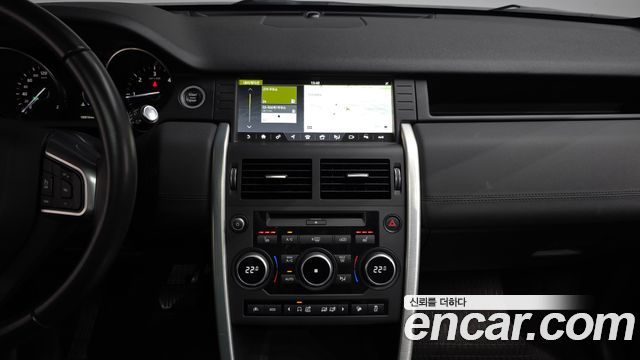 Land Rover Discovery Sport 2.0 TD4 SE 2017 — фото 13