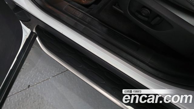 Land Rover Discovery Sport 2.0 TD4 SE 2017 — фото 16