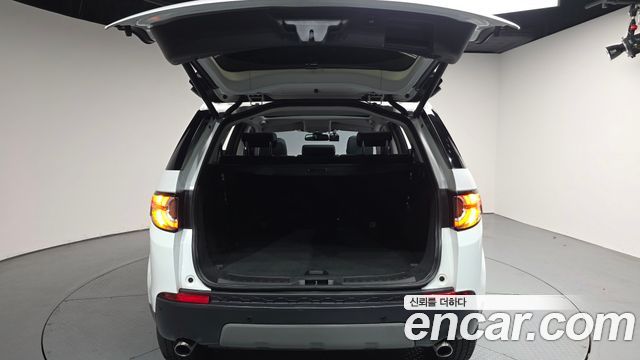 Land Rover Discovery Sport 2.0 TD4 SE 2017 — фото 20