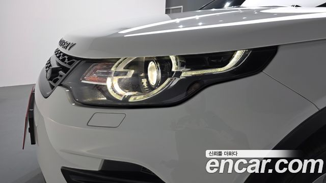Land Rover Discovery Sport 2.0 TD4 SE 2017 — фото 22