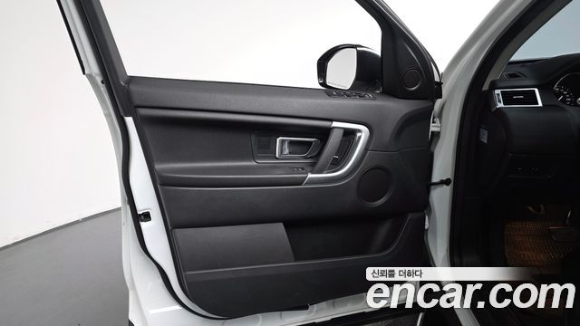 Land Rover Discovery Sport 2.0 TD4 SE 2017 — фото 24