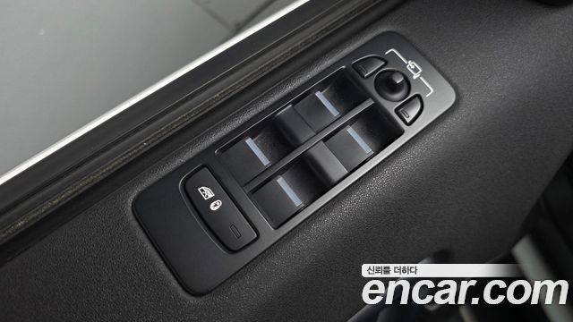 Land Rover Discovery Sport 2.0 TD4 SE 2017 — фото 27