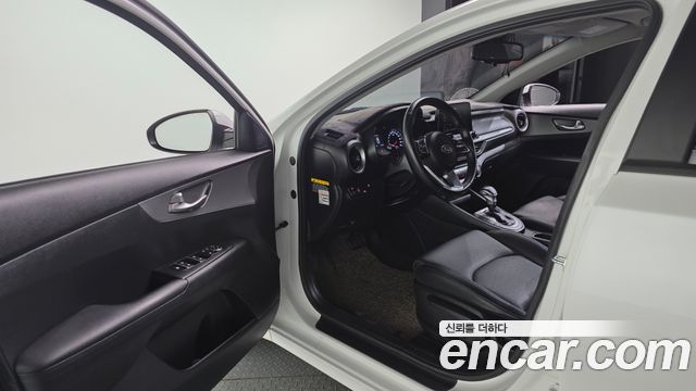 Kia K3 Standard 2021 — фото 10