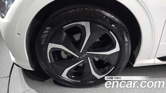 Kia EV6 Long Range GT Line 2022 — фото 5