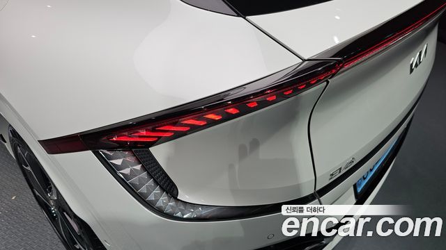 Kia EV6 Long Range GT Line 2022 — фото 23