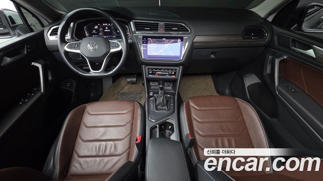 Volkswagen Tiguan Allspace 2.0 TSI Prestige 2023 — фото 7