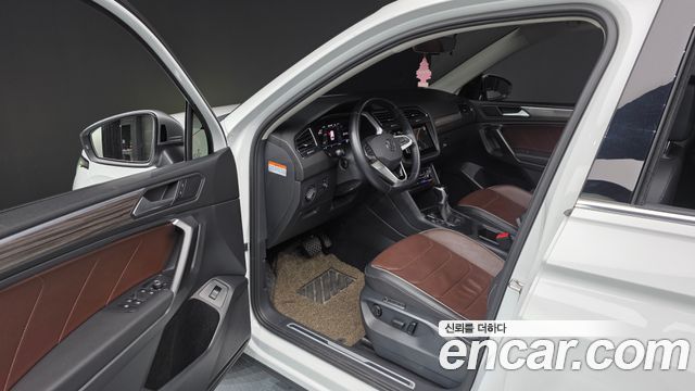 Volkswagen Tiguan Allspace 2.0 TSI Prestige 2023 — фото 10