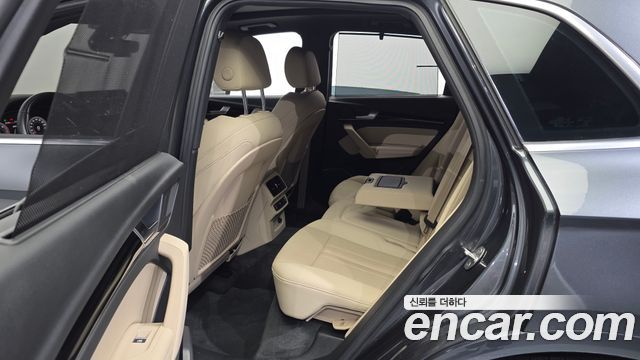 Audi Q5 (FY) 40 TDI Quattro Premium 2022 — фото 26