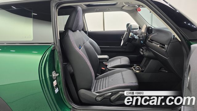 MINI Cooper C (IV) Classic 2025 — фото 16