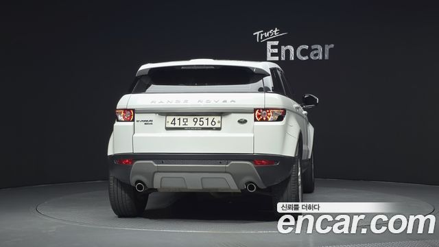 Land Rover Range Rover Evoque 2.2 SD4 Pure 2015 — фото 4