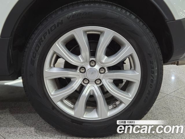 Land Rover Range Rover Evoque 2.2 SD4 Pure 2015 — фото 24