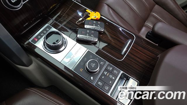 Land Rover Range Rover (IV) 4.4 SDV8 AB LWB DIESEL 2017 — фото 9