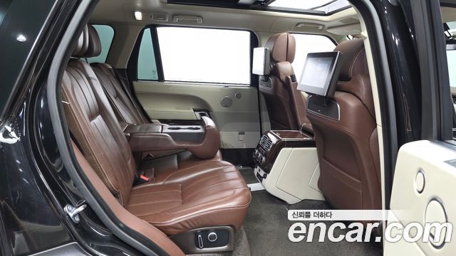 Land Rover Range Rover (IV) 4.4 SDV8 AB LWB DIESEL 2017 — фото 16