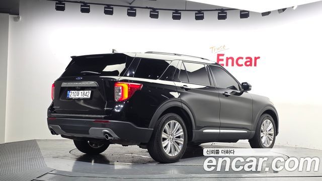 Ford Explorer (VI) 2.3 LimIted 4WD 2022 — фото 2