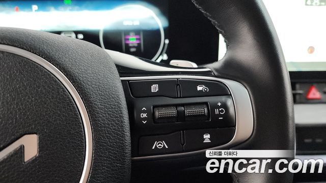 Kia Sportage (V) LPG 2.0 2WD Signature 2023 — фото 21
