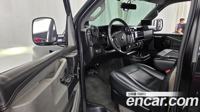 Chevrolet Express Van 6.0 2017 — фото 10