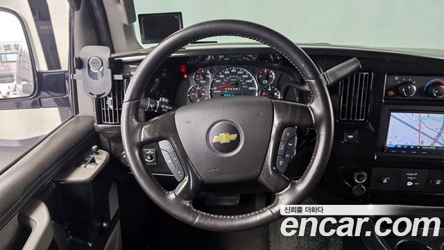 Chevrolet Express Van 6.0 2017 — фото 12
