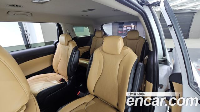 Kia Carnival (IV) Diesel 9-Seater Prestige 2023 — фото 16